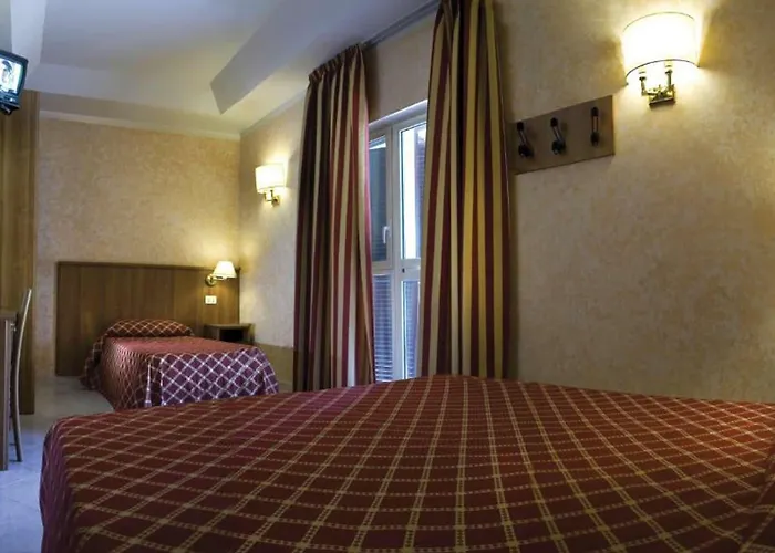 Salaria Hotel